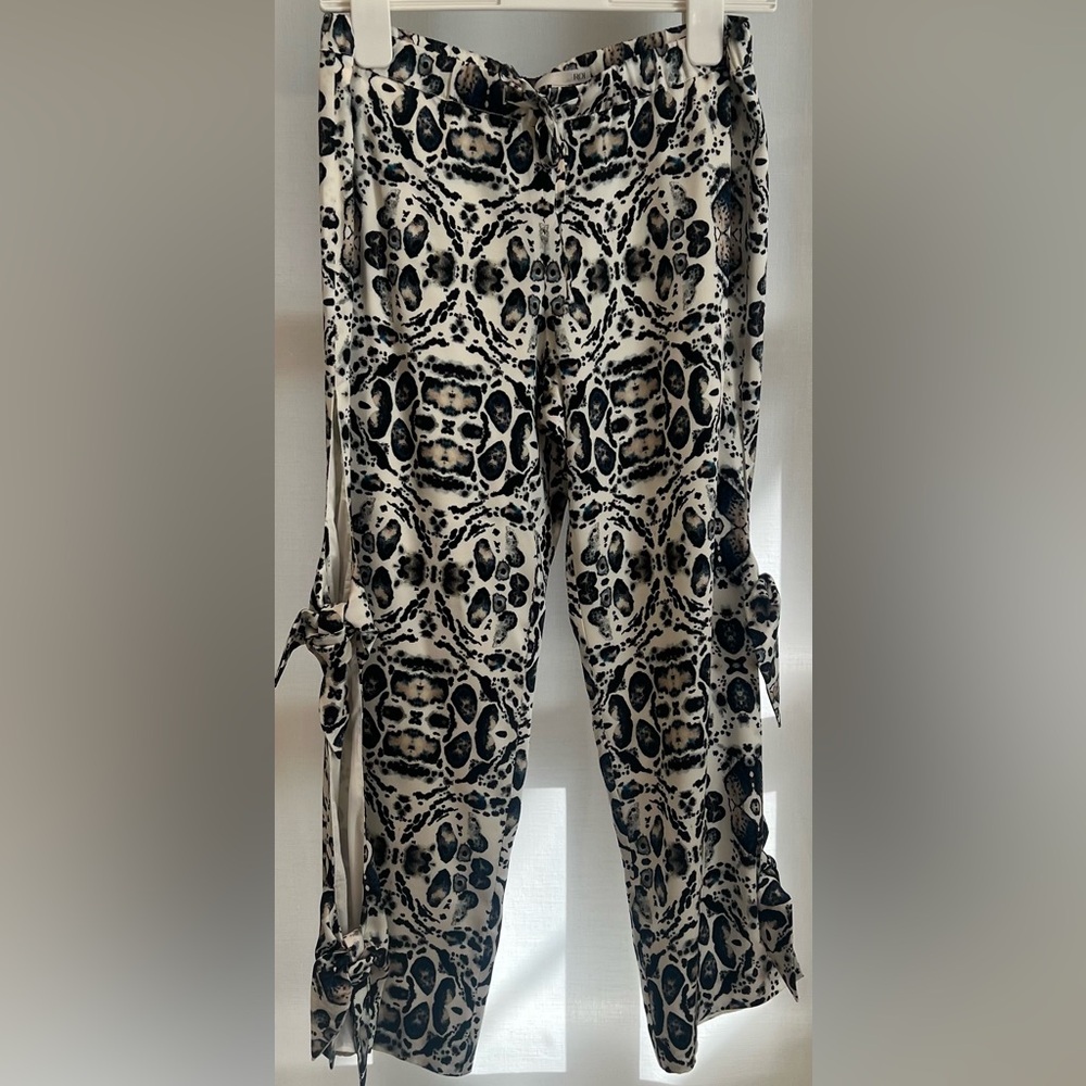 ROI Cutout Tie Pant